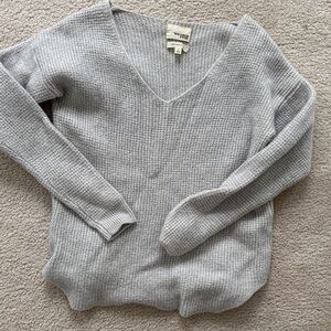 Wilfred Light Gray V-Neck Sweater